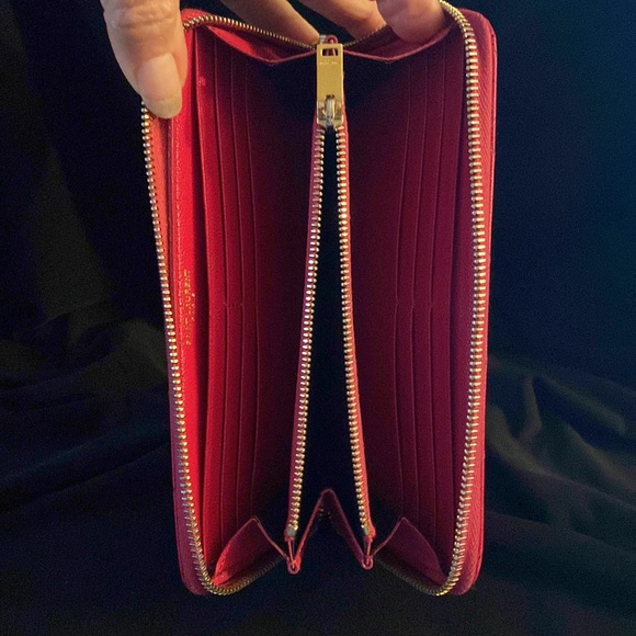 Yves Saint Laurent (YSL) Matelasse Grain de Poudre Leather Zip Wallet - Picture 6 of 14